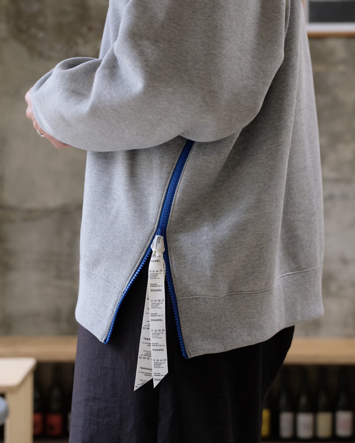 Side Zip Sweat Shirt